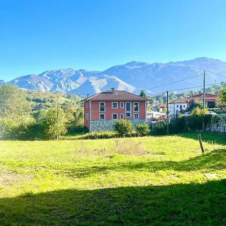 La Casona De Cabrales بيت للعطل