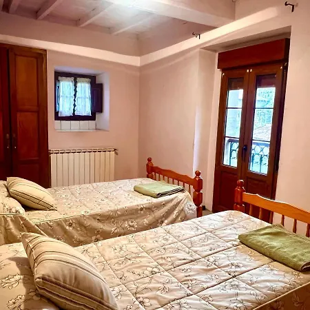 La Casona De Cabrales Nyaraló Ortiguero